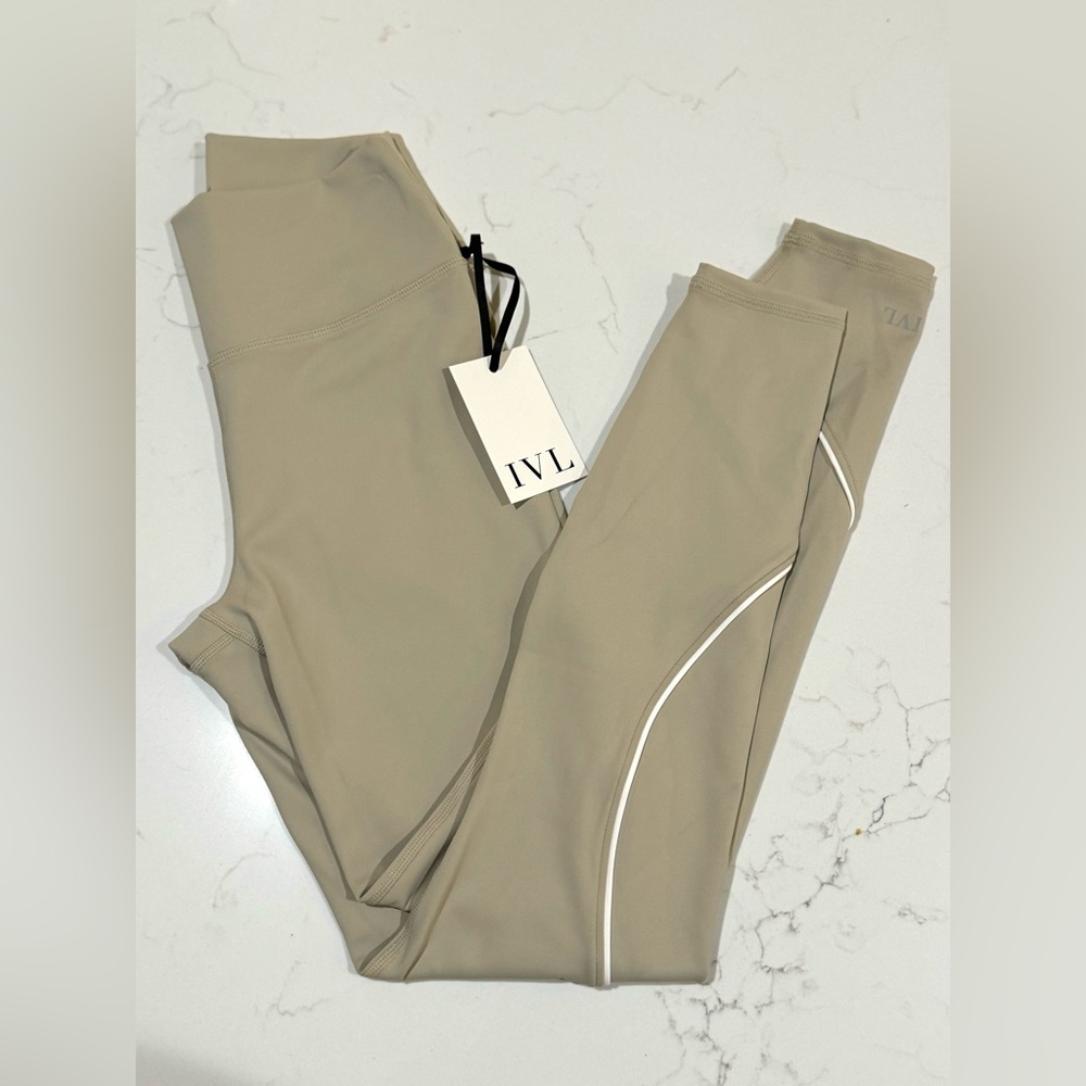 NWT IVL Collective Taupe Leggings